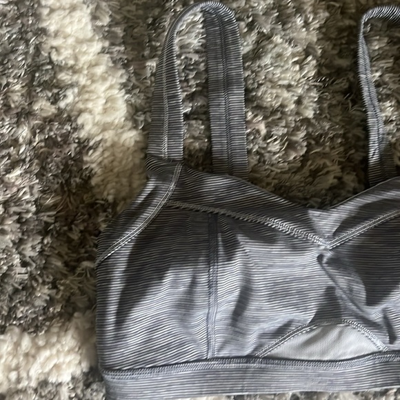 Lululemon Run: Engage Bra
Wee Are From Space White Combo - Picture 4 of 9